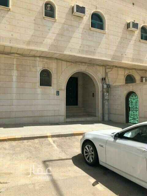 1691345 شقة أرضية مكونه من غرفتين وصالة وحمامين ومطبخ راكب والدهان جديد سباكة كهرباء مكيفات سليمة السعر ثابت والحارس موجود في الموقع