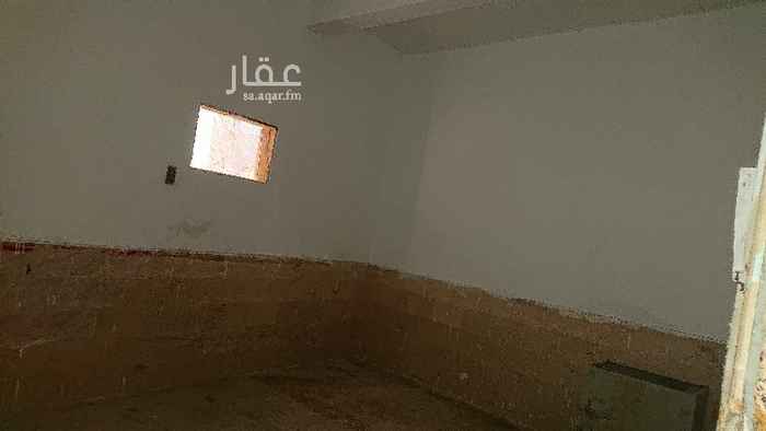 1492285 ثلاث غرف دور واحد فيه شقتين من ثلاث تصلح لعوائل كبيرة او مجموعات متعددة تصلح مشاركة الشقة او الشقق شقتين كل شقة 3 غرف و حمام و صالة و مطبخ ب 1600 ريال حي الرويس شارع حائل خلف محطة بنزين