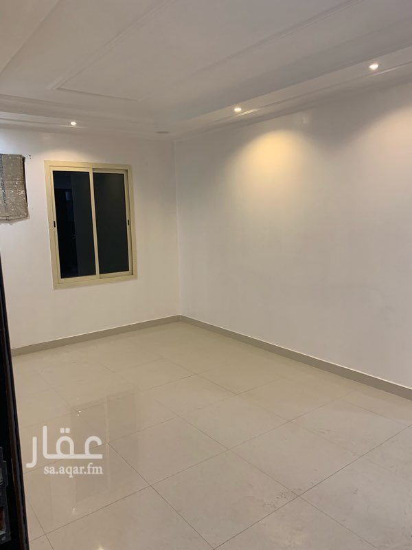 1652734 للايجار شقه داخل فيلا بالدور العلوي
مجلس - صاله - مطبخ - غرفتين نوم - دورتين مياه