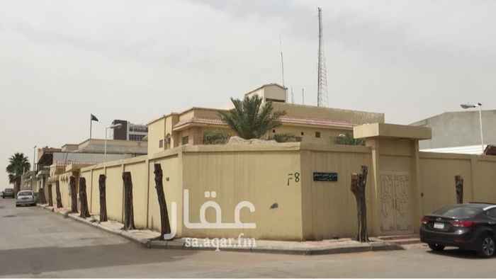 270455 فله بحي الصفاء قريب من الدئراي الشرقي مخرج 15وقريبه من اسواق المجد فله شارعين عرض الشارع 12 البيع للمتر 2000ريال قابل للتفاوض للتواصل حوال 0564440142