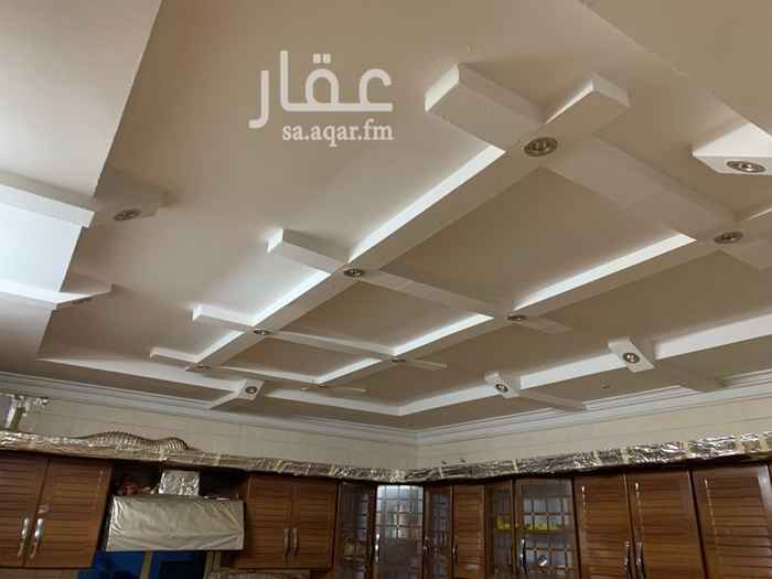 1557330 للبيع بيت قابل لدورين او شقتين الاساس الحديد طالع في دور
مع غرفه ماستر مع واقل الغرفه ٥-٤ و ٧-٥
٤ غرف نوم وغرفه ماستر ٧-٥
مطبخ ودوانيه رجال ودوانيه نساء مدخلها خارج البيت
٧-٥ وصالاتين وصاله جانبيه
مجموع ٨ غرف وصالتين
مستودع مع مطبخ
مسطح البناء ٣٣٢ وبناء شخصي وعمر العقار تقريبا ٧سنوات
وفي شهادات هندسيه للبناء
البيت حر. ويقبل صندوق العقاري والبنوك
البيع من المالك مباشره لتواصل ع رقم الموجود