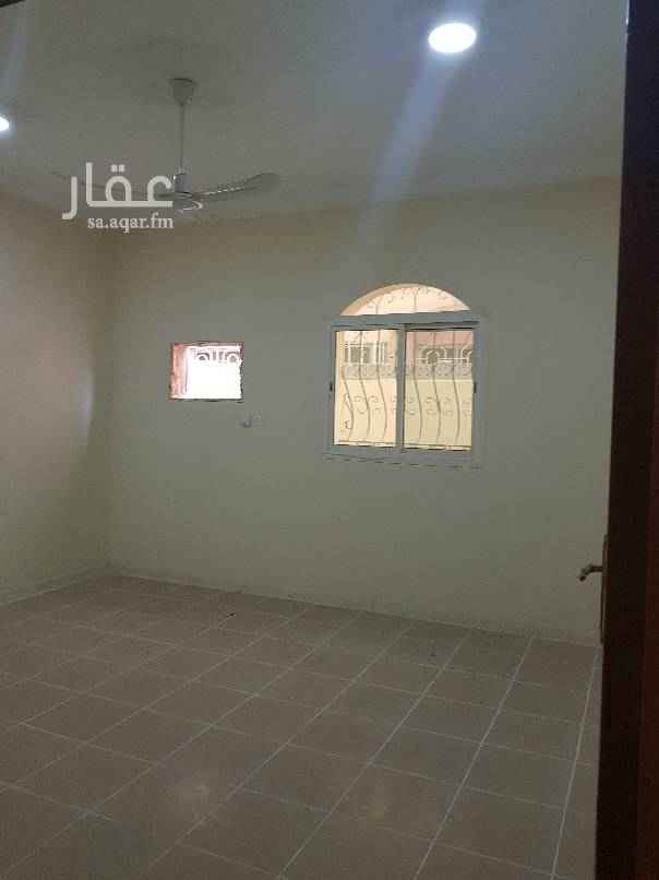 1658116 شقة مجدده في الالفية
٤ غرف مجلس كبير
وصاله
و٣دورات مياه
ومطبخ
لشقة مدخلين من الحوش
مدخل لشقة خارجي مستقل
عدادمستقل المويه عين
مقابل الجمع
للايجار با٢٢الف دفعات فقط