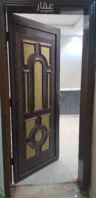 1502861 شقه بمحبس الجن العزيزية الجنوبية تبعد عن الحرم خمس دقائق بالسيارة الدور الثاني ٣ غرف ومطبح وحمامين
ديكورات جديده بالكامل يوجد بها ٢مصعد ومواقف خاصه