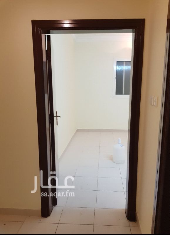 1121349 شقة مكونة من ٣ غرف وصالة ومطبخ و٢ حمام بالدور الاول ليس الارضي .
دفعة واحدة 14000 ريال
دفعتين 15000 ريال