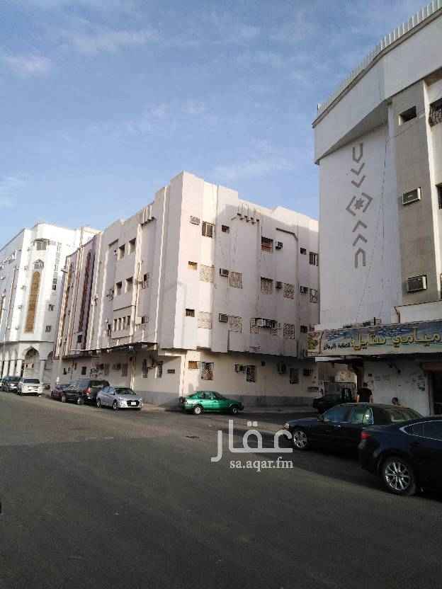1479232 عمارة من أربعة طوابق
كل دور 3 شقق
شقتين غرفتين ودورةمياه ومطبخ وشقة غرفة ودورة مياه
يوجد مصعد
تبعد عن الحرم الشريف حوالي 5كم