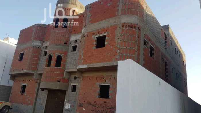 1442574 للبيع عمارة عظم في المروج 3 المساحة 660م على شارع 20م
مكونه من دورين وملحقين
الدور الاول مكون من شقتين كل شقه 4 غرف كبيره وصاله كبيره ومطبخ و3 حمامات
الدور الثاني نفس الشي
الملاحق 2 من 3 غرف