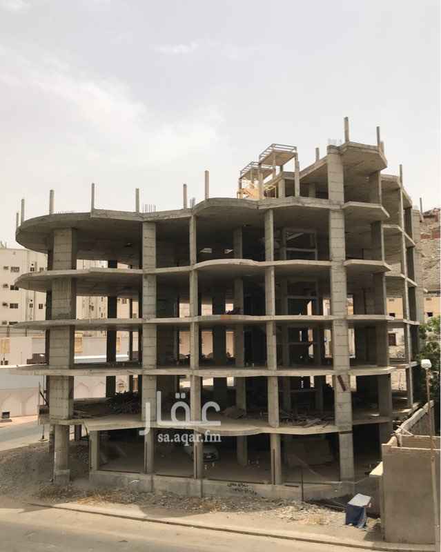 1400224 عمارة عظم تتكون من بدروم ودور مواقف ودور أرضي وثلاث أدوار متكرر اسقف خرسانية على شارعين بعرض 12م.
الدور به اربع شقق وكل شقة بها اربع غرف, اجمالي الشقق 18 شقة ( شقتين بالملحق )
موقع العقار:
حي الرصيفة وقريب (أقل من دقيقة بالاقدام ) من مسجد بن عثيمين وقريب من مجمعين تجاريين بهمها شركات الاتصالات الثلاثة وشركات سياحية ومحلات خياطة رجالية بالاضافة إلى وجود صرافات آلية.
تثمين العقار:
تم تثمين العقار من قبل مكتب معتمد قبل اربع سنوات وقدّر العقار بــــ تسعة مليون وسبعمائة الف