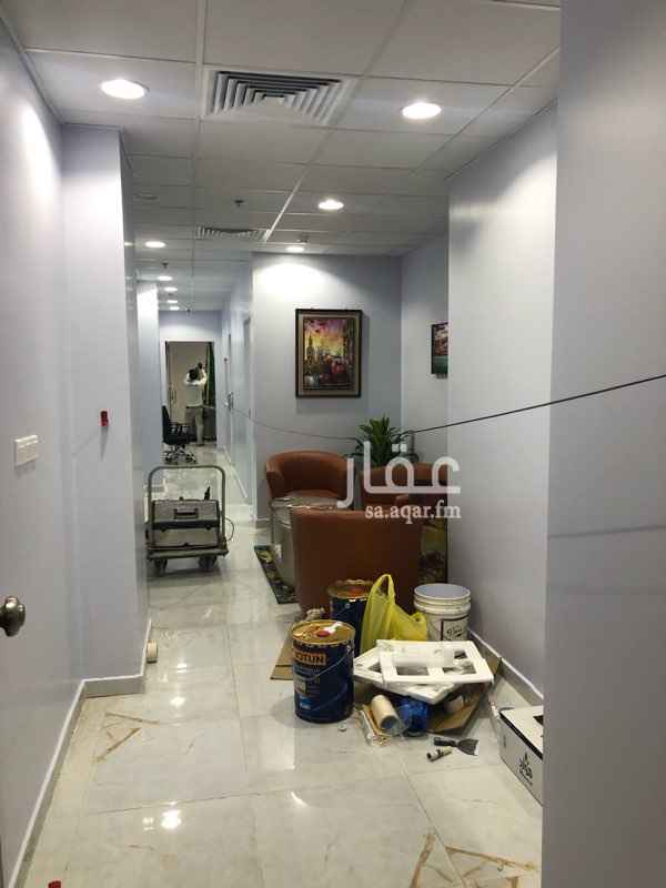 1710789 مكاتب إدارية
تصريح المبنـــى تجــارى ادارى
يوجد فى المبنــى أليــاف بصـرية
مميزات المركز :
- يتميز الموقع على 4 شوارع
- مركز تجاري اداري مكون من 100 مكتب
- تقسيمات الغرف مجانية
- عدد 8 مصاعد
- النظافة مجانية
- كاميرات مراقبة
- مواقف خاصة بالمستأجرين
مميزات المكتب :
- الصيانة والمياه مجانية
- مكيفة
- تشطيبات ممتازة
- وسائل السلامة
للاستفسار : 0565120665