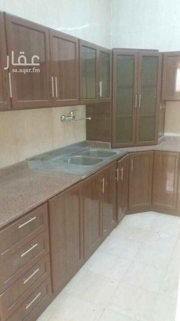 1754101 3 غرف نوم ومجلس وصاله غرفة النوم الرئيسيه ماستر
و3 حمام ومطبخ
راكب مكيفات اسبلت وراكب مطبخ
الشقه ممتازه
حجم الغرف كبير
