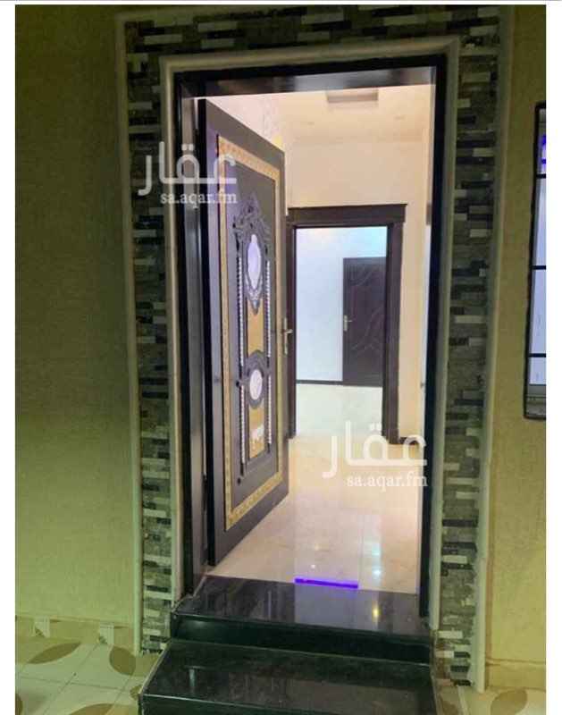 1582214 فيلا دبلكس
مشب و مدخل سياره / مجلس و مقلط و صاله كبيره و مطبخ مع مستودع
4 غرف نوم
غرفة خادمه و صاله مع حمام و غرفه غسيل
ايجار شهري _ سنوي
دفعتين 40000الف
نتفاوض بالمعقول
الموقع غير دقيق