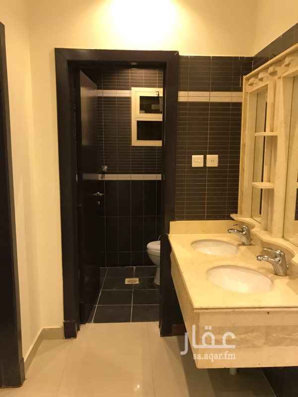 1583695 دور علوي للاجار نظيف خمس غرف وصالهفي قرطبة ممتاز جداً