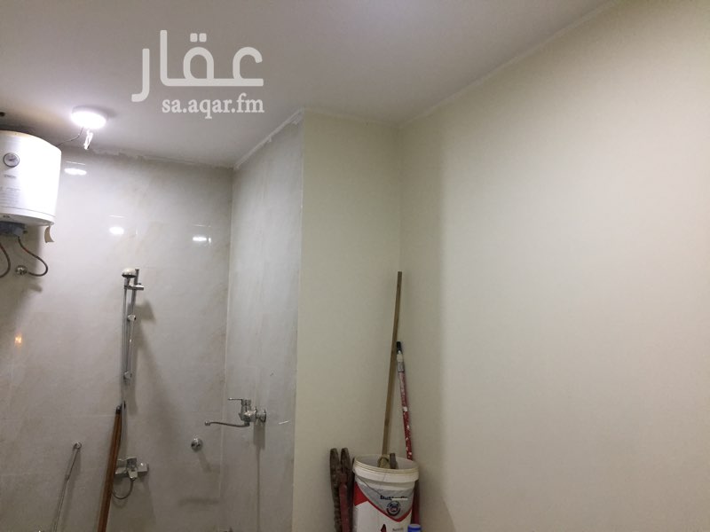 1560610 للايجار غرفه فيلا موقع ممتاز جوار كارفور
مكتب العقود الذهبية للعقارات
0550941416