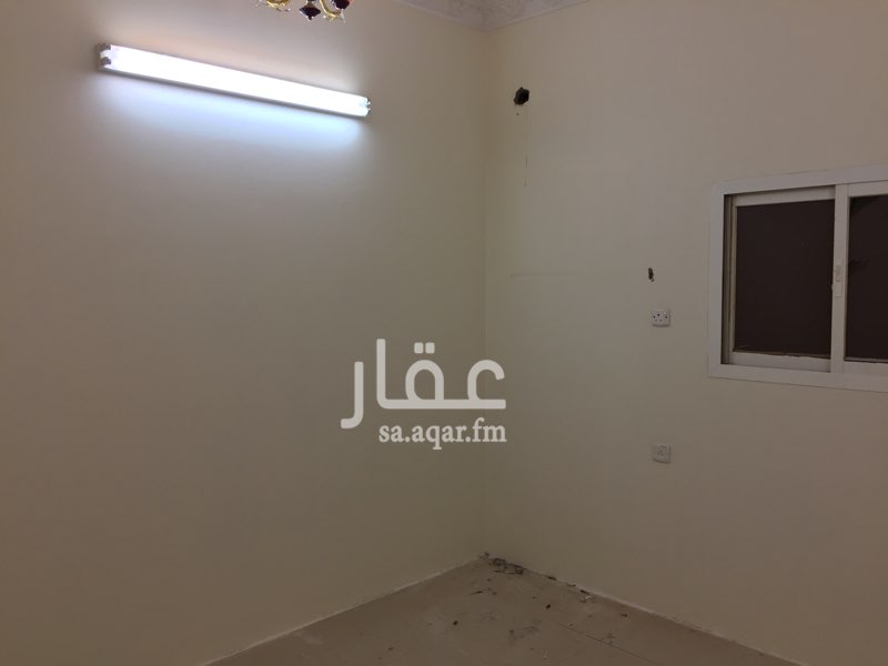 1618595 شقة بعرقه للايجار دور اول مستخدمة مجلس ومقلط وغرفتين نوم وصاله ومطبخ راكب
الكهرباء مشترك
مكتب العقود الذهبية للعقارات
0550941416