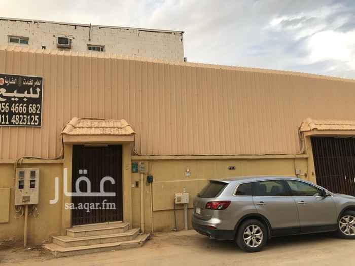 1548318 يوجد شقة خلف شارع الامير محمد بن عبدالعزيز تتكون من اربع غرف وصاله وحمامين ومطبخ الطابق الثالث للتواصل 0565269230