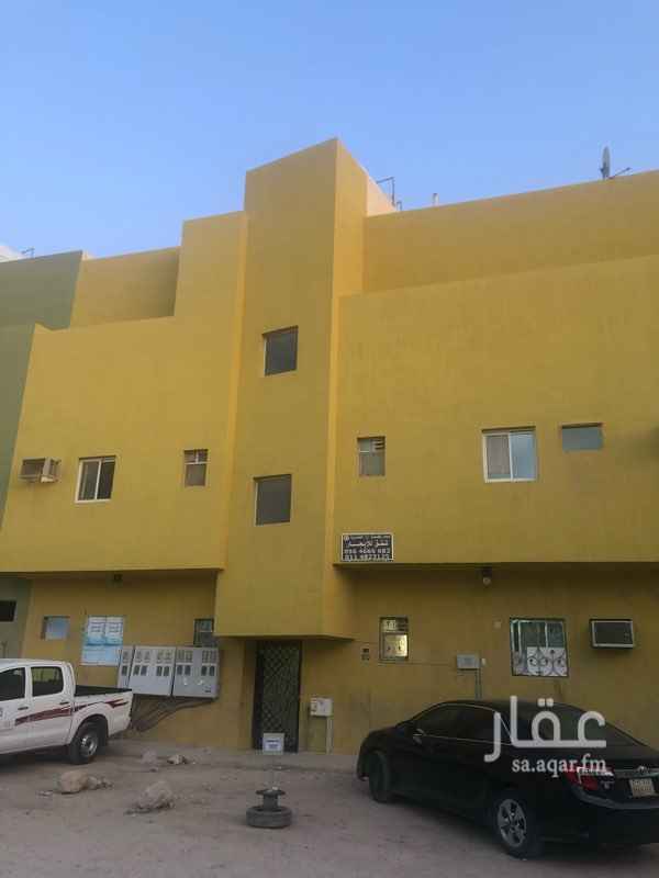 1707857 يوجد عدد ثلاث شقق بنفس الموصفات مجدده بالكامل عزاب خلف طريق تركي الاول كل شقة تتكون من غرفتين وصاله وحمامين ومطبخ عداد كهرباء منفصل السعر 16000 الف للتواصل 0565269230