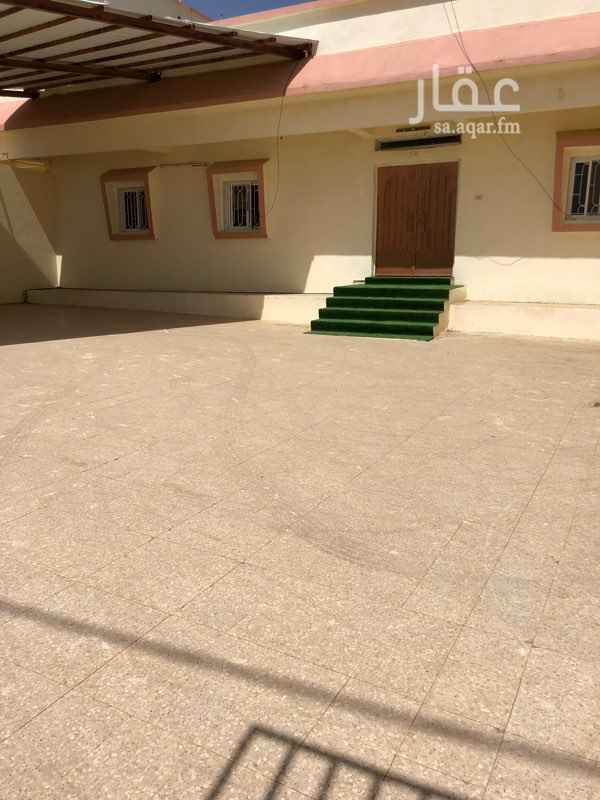 1682081 دور كبير وحوش مستقل لمدخل سيارة ثلاث غرف نوم + مجلس كبير + مطبخ + دورتين مياة ( أعزكم الله )
ويوجد بلكونات تطل على منظر للوادي خلف المنزل ..