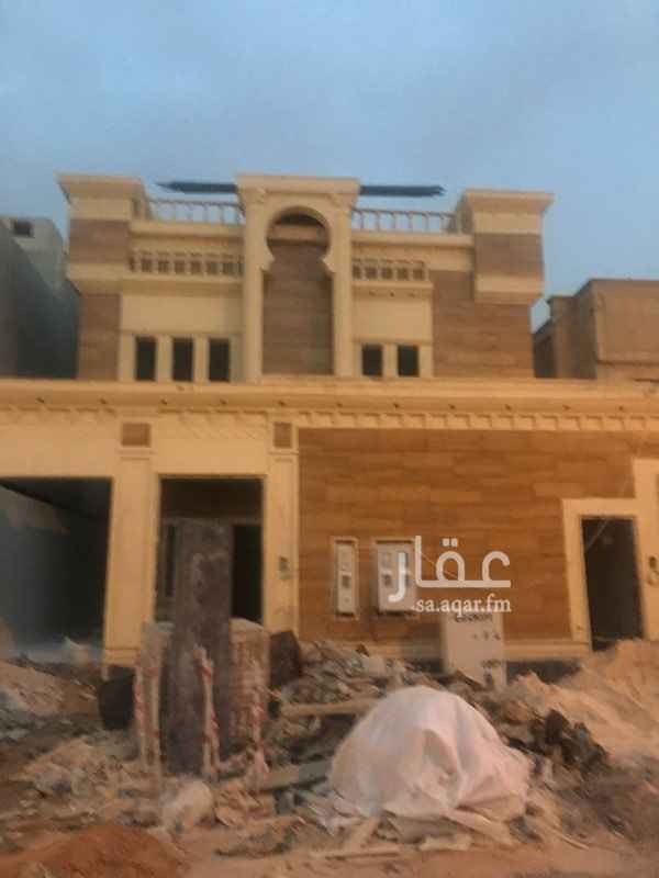 1501635 فله درج داخلي وشقتين يوجد صمانات على الهيكل الانشائي
يوجد مصعد وحديقه في الخلف تشطيب راقي