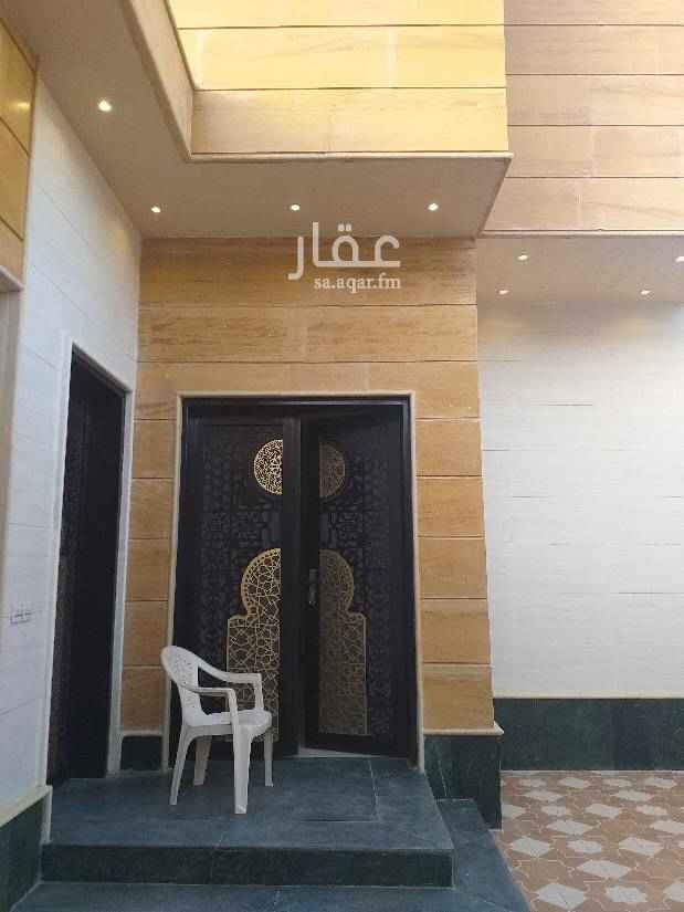 1514135 مجلس رجال مقلط نساء وغرفة نوم كبر السن ومطبخ مسروق وشقه ثلاث غرف وصاله ومطبخ وداورتين مياه