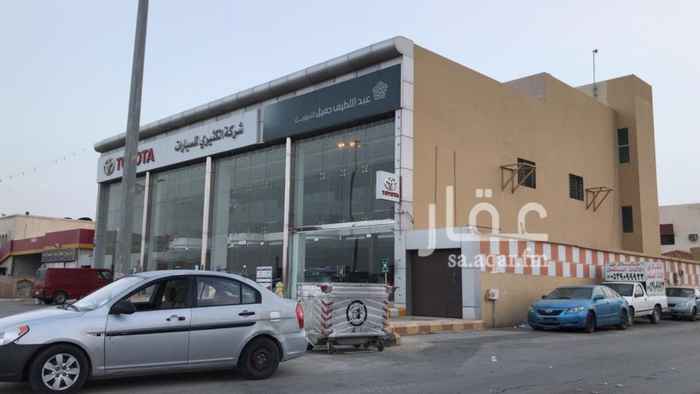 1508984 فرصة فرصة
صالات للبيع
شمالا : شارع ١٥ بطول ٤٤متر
جنوبا: شارع ٨ بطول ٤٤ متر
شرقا : طريق الدائري بعرض ١٠٠ متر بطول ٣٠ متر
غربا : قطعه ارض بطول ٣٠ مترا
المساحة 1350
رأس بلك موقع مميز ونشيط وطريق حيوي
دخلها دفعة واحدة 450الف المستأجر شركة تويوتا ينتهي العقد بعد 5سنوات
0565503000