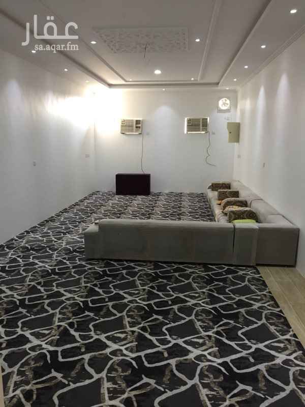 1296842 شقةمؤثثه عبارة عن غرفة كبيره وصاله وحمام ومطبخ صغير بعداد كهرباء خاص
الايجار ب ١٢٠٠ مع الماء بدون الكهرباء
