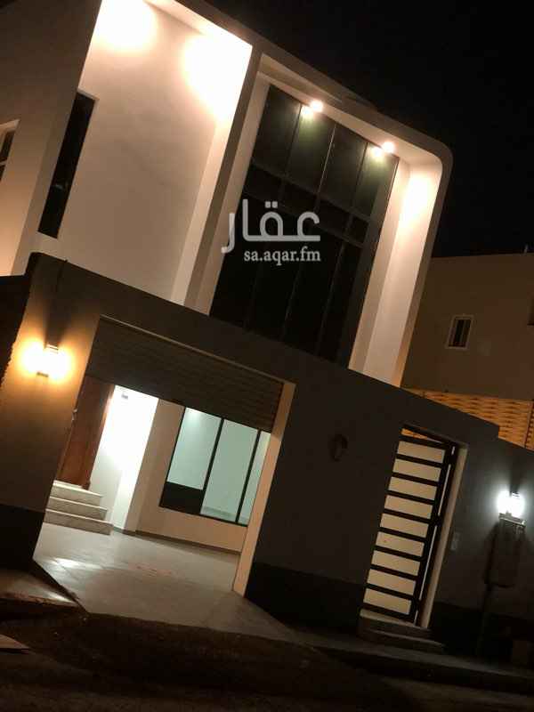 1557743 للايجار فيلا دبلكس نظام مودرن صالات مفتوحة
الواجهة قزاز عازل والارضيات رخام التشطيب فاخر وممتاز المطلوب 80000 ريال سنوي
