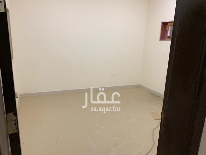 1557947 شقة غرفتين وصالة وحمام في عمارة جديدة بحي الثغر
المطلوب ١٥٠٠ ريال شهريا