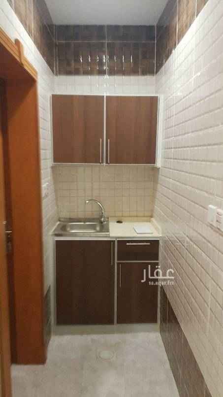 1698693 غرفة استديو للإيجار مطبخ صغير مكيف راكب