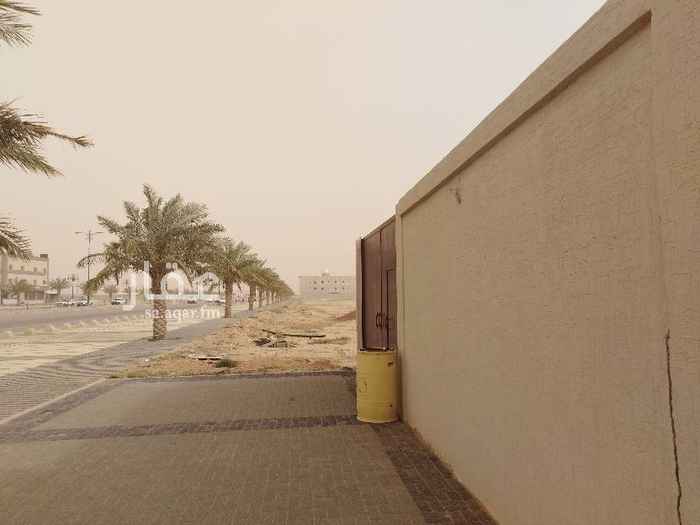 1433071 حوش للاجار على الطريق العام جنب مكتب ثاوي للعقارات في ضرماء مساحه ٨٠٠متر مسلح وراكب عليه بوابه بالنسبه للسعر التفاهم على الخاص وشكرا