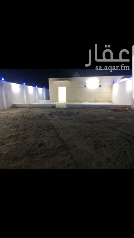 1254449 مجلس ٨ في ٨ ودورة مياه وجلسه خارجيه وحوش كبير ومدخل سيارات