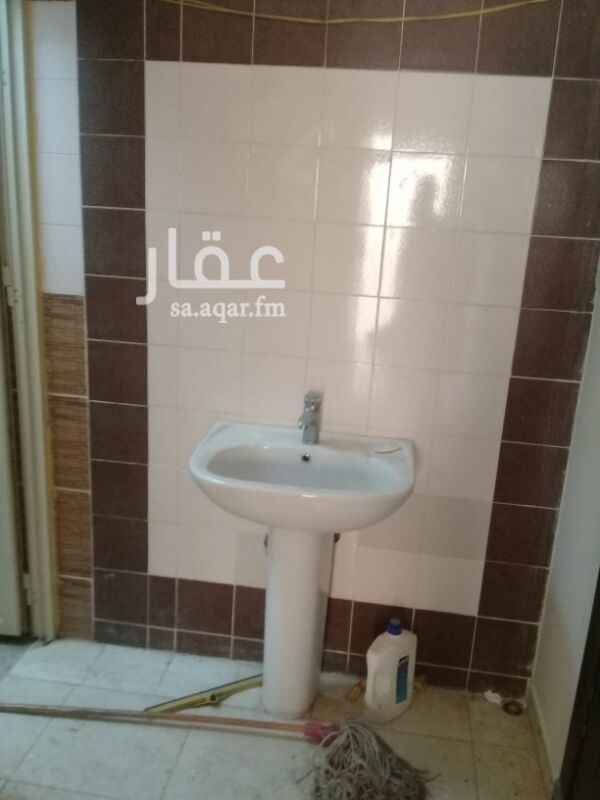 1397783 غرفه وحمام ومغسله
راكب مكيف
مدخل خاص مع حوش
مدخل خاص مع حوش