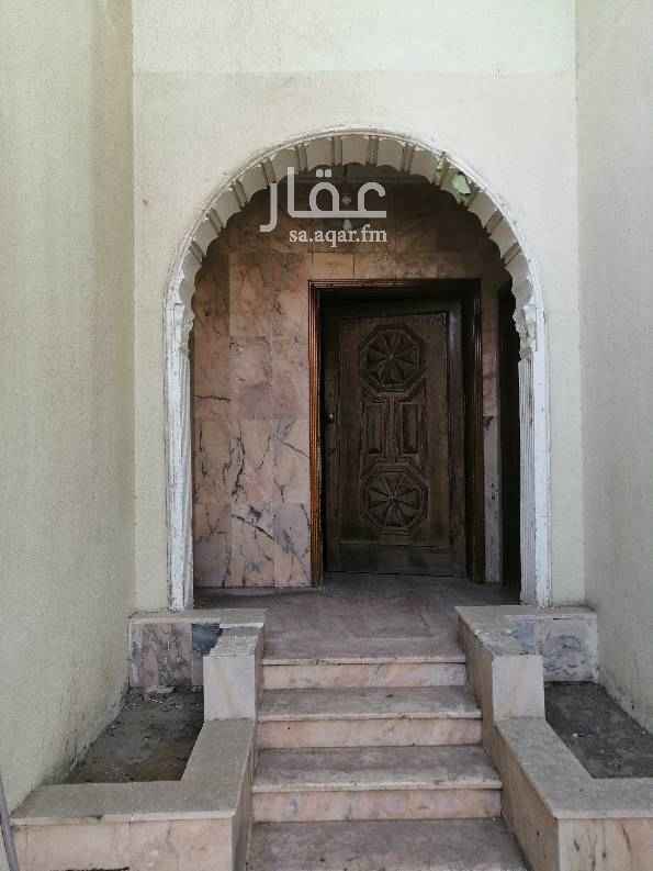 1579193 دور ارضي للايجار بحي الجوهرة نظيف وهادئ
عمارة امام مجرى سيل كبير مشبك
قريبة من مدرسة ومسجد
الواجهة غرب
امام الاستاذ عبدالله الفيصل(الاستاد الرياضي)
*الدور ارضي 300 كم
مدخلين للشقة
6غرف
2 دورة مياة
2صالة
مطبخ كبير مع غرفة غسيل
مدخل خاص.مع حوش 150 كم.
*المطلوب :40000/سنوي قابل للتفاوض