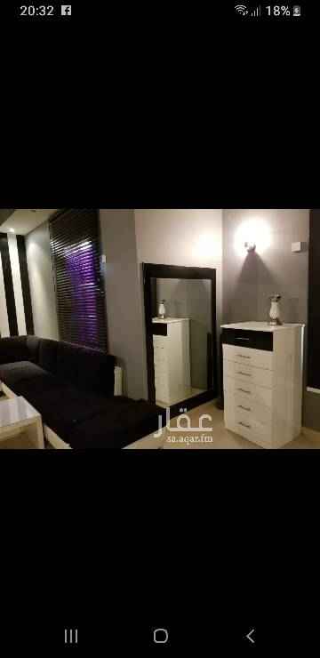 1564847 فيلا للايجار مؤثثة اثاث كامل و فاخر و مودرن VIP و شبة جديد في حي الياسمين المربع الذهبي. تقاطع ابو بكر مع طريق الثمامة. مساحتها 330 متر و تحتوي على مدخل سيارة مضلل و غرفة سائق. الدور الاول صالتين مفتوحة على المطبخ نظام اوروبي و مجلس رجال و صالة طعام و دورتين مياة و مطبخ داخلي و خارجي. الدور الثاني غرفتين نوم ماستر نوم وحدة منها كبيرة و فيها جاكوزي و غرفتين نوم اخرى بحمام و صالة. الدور الثالث غرفة خادمة و غسيل مع غرفة العاب اطفال او صالة سينما.
الايجار السنوي 160 الف ريال.