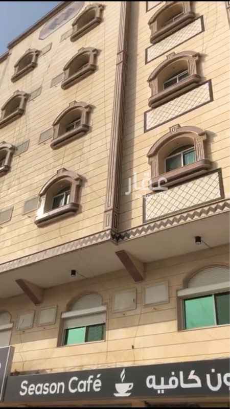 1552205 عماره للايجار بالكامل مؤجره حاليا مفرق فيها
اربع محلات و ١٦ شقة مؤجره بالكامل ماعدا محل واحد فاضي
الدخل حاليا بدون المحل ٤٨٥ الف مع المحل يكون الدخل ٥٠٥ الاف .. الايجار على فعتين بقيمة ٤٠٠ الف