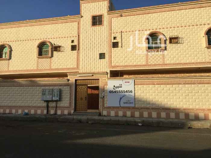 1402416 عمارة مكونة من دورين وملحق
الدور الاول : شقتين من ٣ غرف وصالة ودورتين مياه ولكل منها مدخل خاص
الدور الاول :شقتين من اربع غرف وصالة ومطبخ ودورتين مياه
الدور الاخير : ٣ غرف وصالة ومطبخ ودورتين مياه وسطح واسع
للاستعلام رجاء التواصل مع الرقم
0545555456 الاستاذ محمد الحريبي