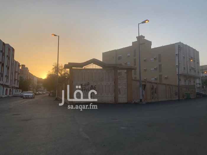 1704286 للبيع ارض بصك الكتروني علي شارع واحد مساحتها ٧٧٣ السعر قابل للتفاوض البسيط والبيع مباشره من المالك ويرجي التواصل علي رقم 0560011110
