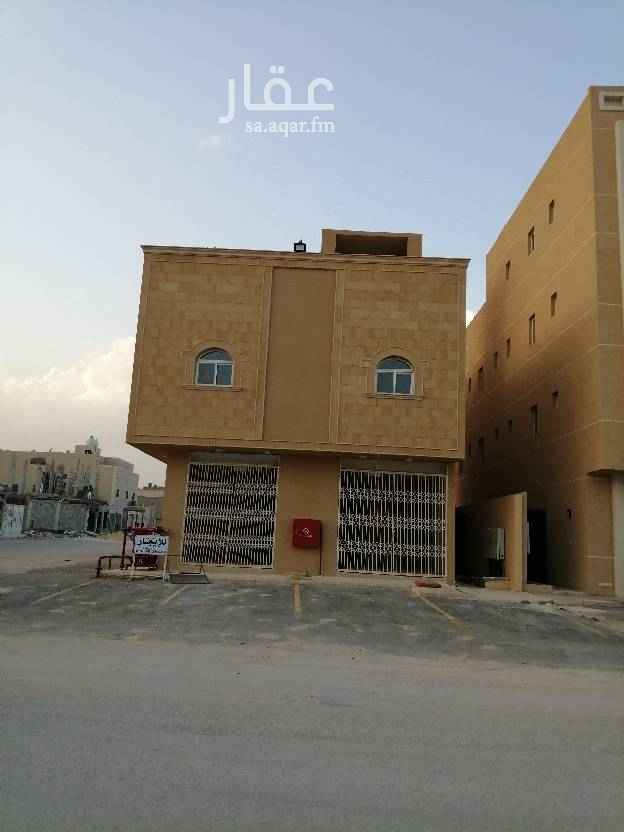 1400205 للايجار محلات في شمال الرياض بحي الأمانة شمال طريق الملك سلمان امتداد طريق الملك عبدالعزيز تقع على طريق عبدالله بن العاص طريق نافذ بين طريق الملك عبدالعزيز والعليا العام تبداء مساحات المحلات من ٣٨م والايجار 15000 ريال للسنة تم تطبيق أنظمة السلامة وتم اصدار الرخصة من الدفاع المدني الواجهات حجر ويوجد مواقف متعددة تحت العمارة
للمفاهمة ٠٥٦٦٦١٢٨٦٩