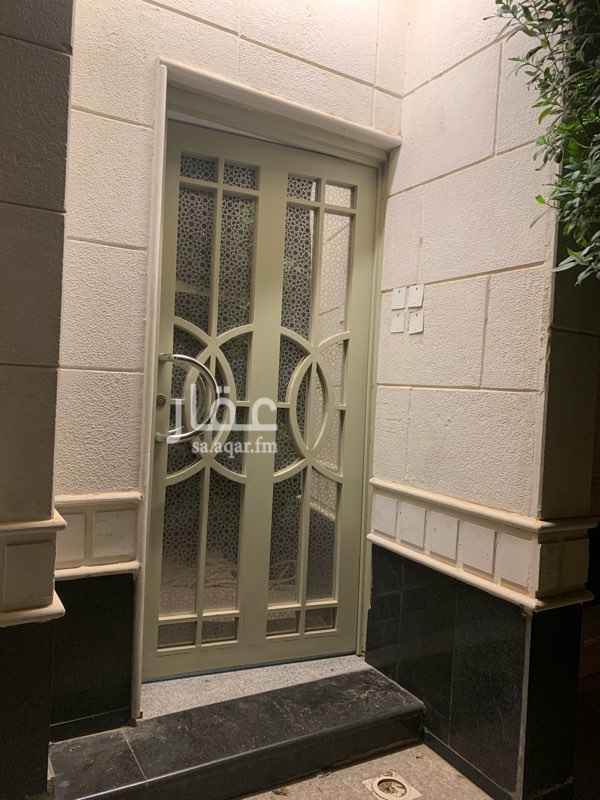 1755348 ثلاث غرف وصاله ودورتي مياه ومطبخ
الشقه بالدور الاول المدخل شخصين فقط
يوجد فيها اربع مكيفات اسبليت البيت معزول والواجهه حجر عرض الشارع ٢٧ متر + موقف خاص عداد الكهرب مستقل المطلوب عوائل بدون اطفال واجهه شماليه