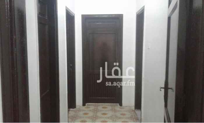 1626974 شقه للإيجار ثلاث غرف وصاله وحمامين ومطبخ دور ارضي مجدده بويه لكامل الشقه في جدة حي الجامعه تبعد عن الشارع الرئيسي 100 متر قريبه جدا من المطاعم والسوبرماكت تبعد 5 دقائق مشياً بالاقدام للجامعة بلازا وسوق الجامعة الشعبي وعشرة دقائق لجامعة الملك عبدالعزيز
قيمة الايجار 16 الف والدفع كل 6 شهور دفعتين او سنوي عقد الالكتروني في مكتب عقار و للعوائل فقط..
ويوجد ايضا شقه غرفتين وحمامين ومطبخ صغيره ب 12
التواصل فقط في الموقع او الوتساب فقط وشكرا