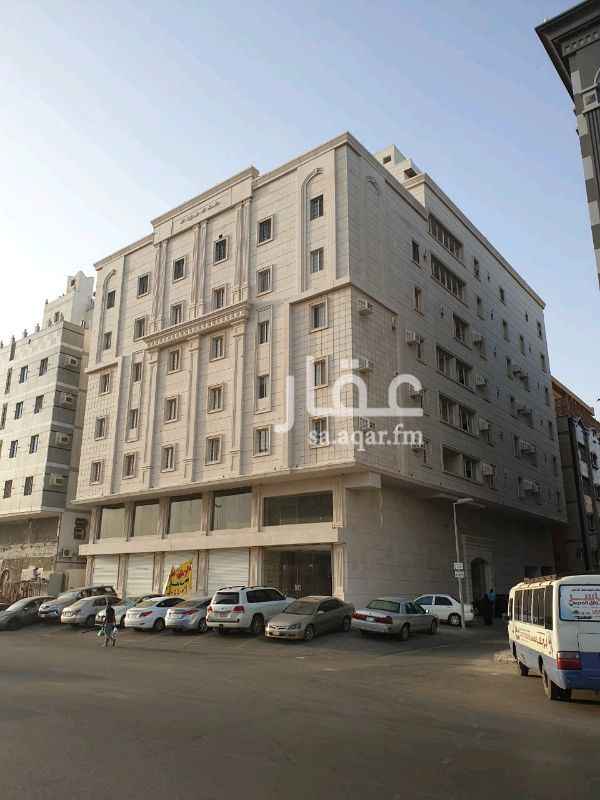 1556566 ⬅العماره للبيع
⬅حي الوزيريه بجده
⬅مساحه 1300
⬅ مكونه من خمسه ادوار متكرره
⬅ فله روف
⬅ مجلس خاص بالسطح 7*10
⬅يوجد بها 3 مصاعد
⬅ بدروم يتسع ل 45 سياره
⬅مواقف سيارات خارجيه تتسع ل 45 سياره
⬅ *سوق تجاري دورين اول وثاني مفتوحة على بعض*
*قسم خاص للاداره مساحته 200 م مكون من عدد 2 مكاتب إداريه وعدد 2 دورات مياه وصالة اجتماعات ومطبخ*
⬅ صالة ريسبشن للشقق المفروشه
⬅ثلاث ادوار شقق مفروشه بكل دور عدد 9 شقق،،، *7 شقق من 3 ثلاث غرف وشقتين من غرفتين*
⬅دورين سكنيه مكونه من 8 شقق سكنيه. *٣شقق من ٣ غرف و ٣ حمام