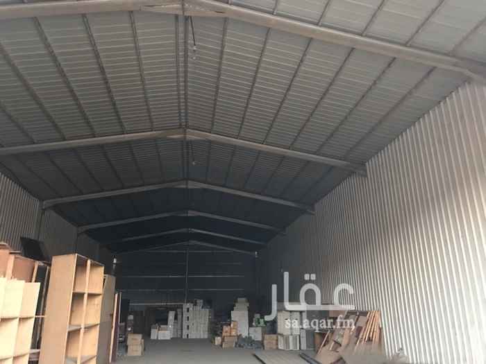 1619321 يوجد مستودعات مختلفه الاحجام والاسعار
وامكانيه السكن
