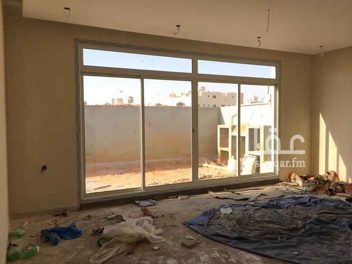 1692449 للبيع فلل القيروان درج داخلي وشقتين