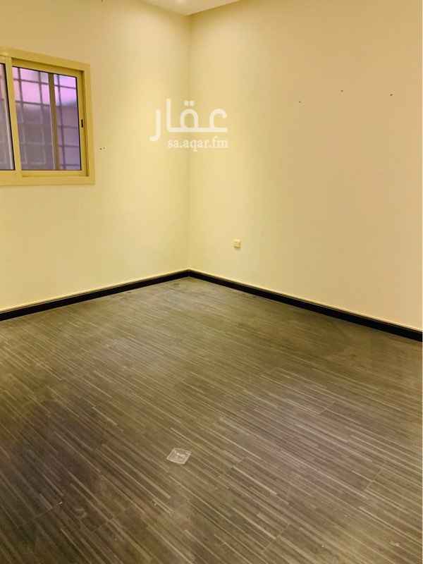 1703536 للايجار دور ارضي مجلس مقلط صاله مطبخ راكب ثلاث غرف نوم يوجد مكيفين فقط ومطبخ ملحق خارجي مدخل سياره مستودع لايوجد غرفة سواق الايجار دفعتين 55 الف
وكاش 50 الف