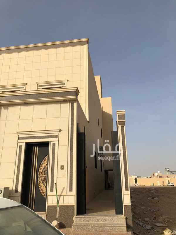 1684024 مدخل خاص على الشارع
ومدخلين للشقه
والسطح تبع الشقه
الماء يشمل قيمة الايجار
دفع سنوي ١٢٥٠٠
دفع كل ستة اشهر ١٤٠٠٠
شهر مجاني حين توقيع العقد