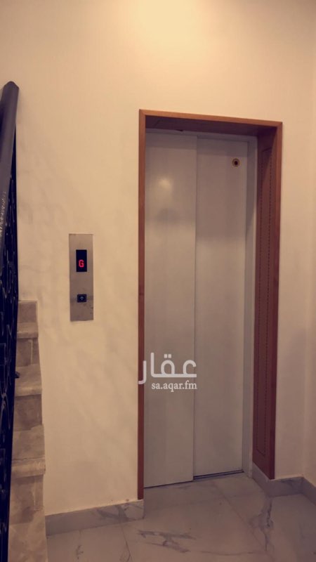 1733734 فيلا في المحمديه جديده
المساحه ٢٥٠م
مكونه من دورين وملحق
مصعد
تكييف مركزي
الدور الارضي
صالون و سفره وصاله وصالون ومطبخ و حمامين
الدور الاول
٤ غرف نوم وصاله و٣ حمامات
الملحق
غرفه بحمام وصاله وغرفة شغاله وغرفة غسيل وحمام