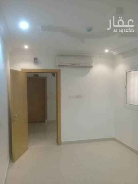1390968 شقة عزاب فاخره. مدخلين
غرفتين وصاله وحمامين ومطبخ
مطبخ راكب ومكيفات راكبه اسبلت
العقار مجدد بالكامل سوبر لوكس
موقع ممتاز متوفر جميع الخدمات