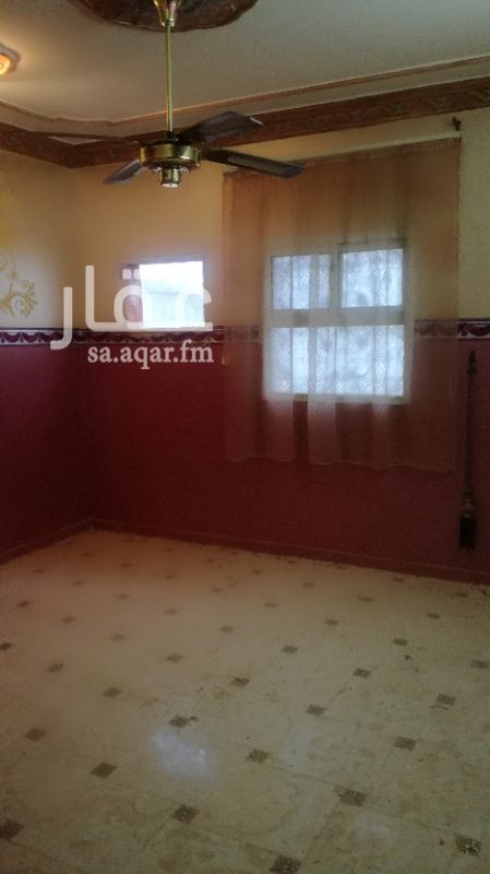 1294359 شقه اربع غرف وحمامين وصاله ومطبخ مدخلين