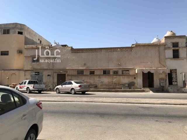 1618322 بيت للاجار مكون من ١١ غرفة و ٤ دورات مياه و ٣ مطابخ
سكن عمال
الموقع شارع حرض
السعر ١٨ الف للسنة قابل للتفاوض البسيط
الاجار بالكامل فقط