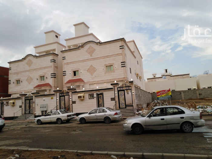 1553207 فيلا شارعين ركنية مؤسس مصعد تشطيب راقي مطلوب مليون و350 الف
0562817176
0562817176