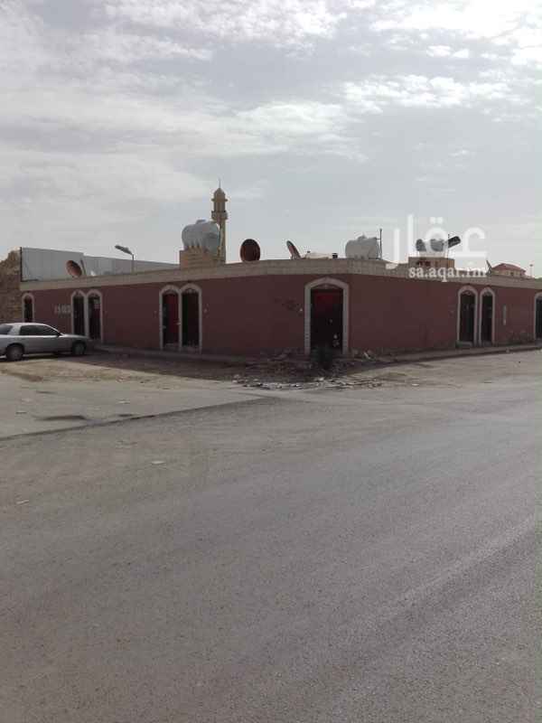 1435006 للبيع استراحة مساحة 525 على شارعين 30 عمرها 12 سنه عبارة عن استراحتين و 8 ملاحق دخلها 155 الف في السنه حد المالك مليون و 300 الف
0557009902
0568191192