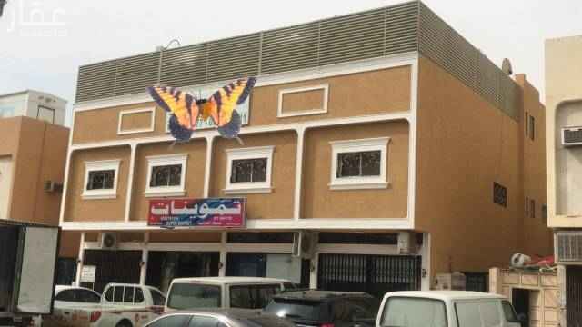 1577591 *#للبيع عماره
*#بالمرسلات مجدده بالكامل
*#مساحتها ٥٢٠م
*# فيها ٤ محلات
*#و ٦ شقق وملحقين
*# شارعها الامير مشهور ٣٦
*#جنوبي يربط مابين ابوبكر والملك عبد العزيز
*#دخلها ٢٨٠ الف السوم ب ٣ مليون و ٢٠٠الف